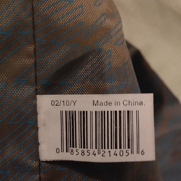 Thule Top-Load Bag W/ Zipper & reinforced window - Picture 9 of 9